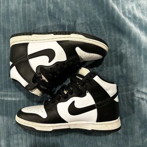 Nike Dunk High Pandas, Crease protectors included, black and white colorway